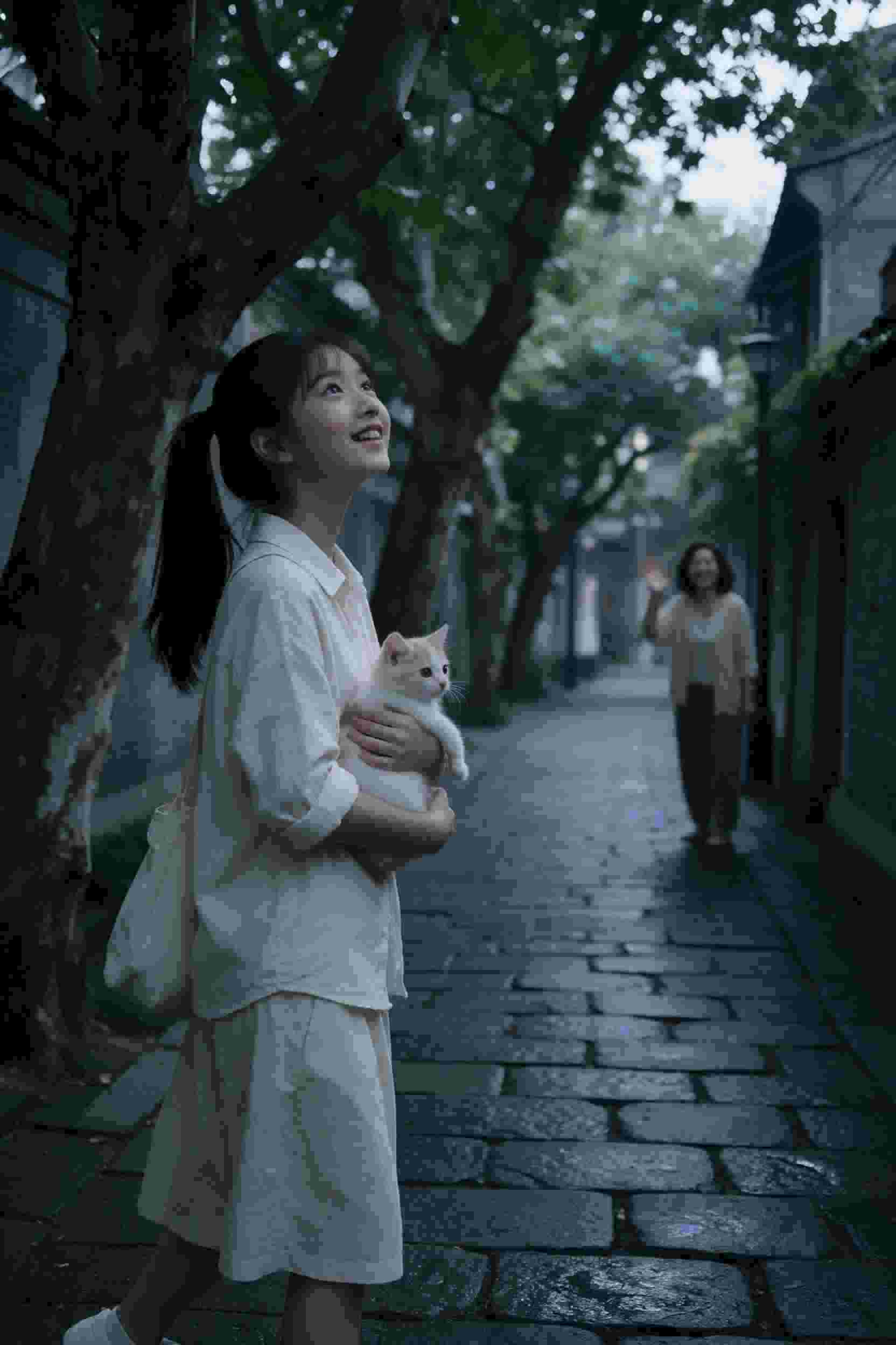 神秘的她